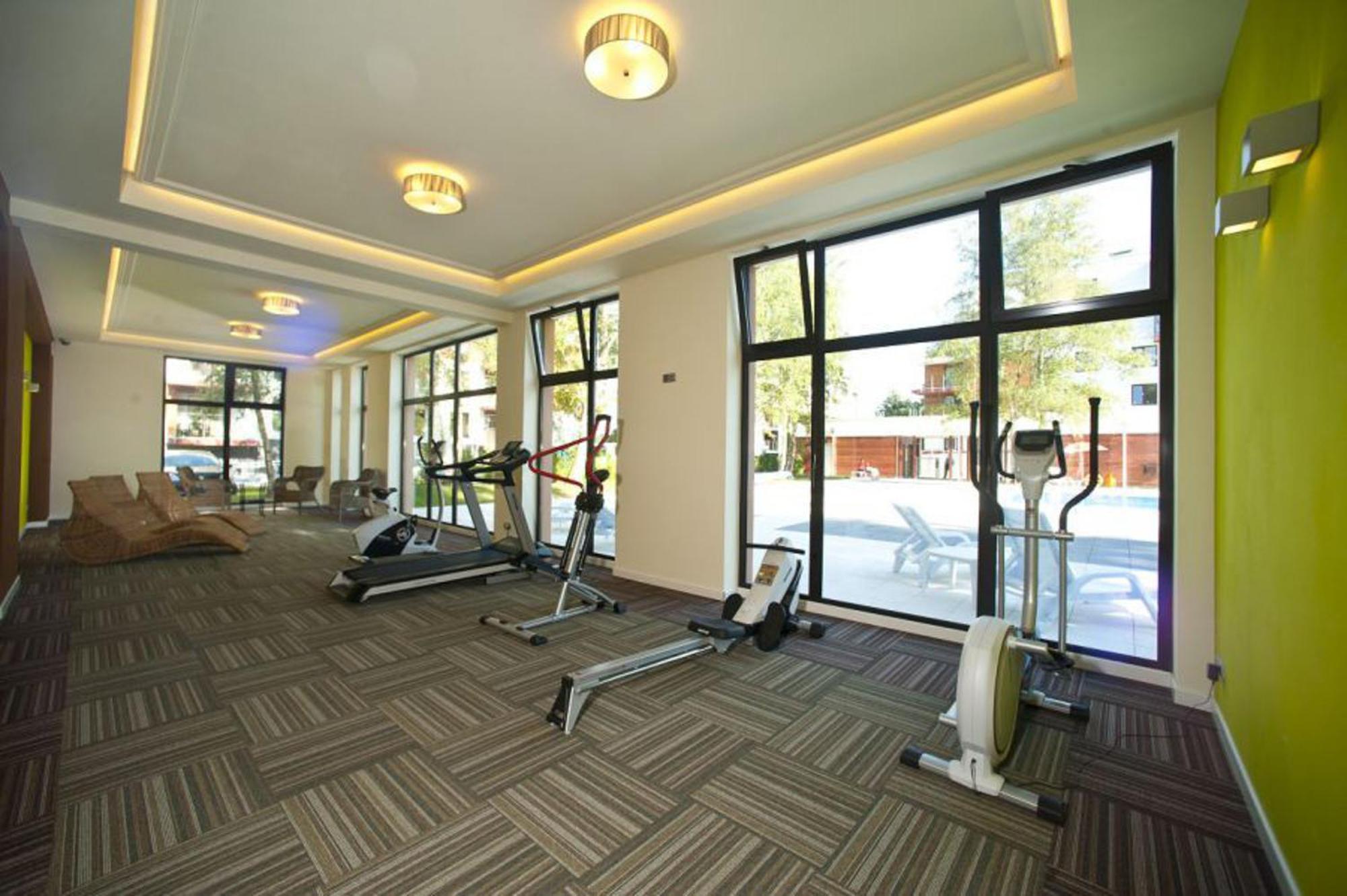 Omi Apartments โควอบเซก ภายนอก รูปภาพ