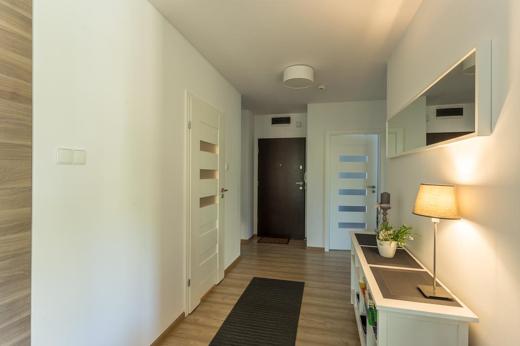 Omi Apartments โควอบเซก ภายนอก รูปภาพ
